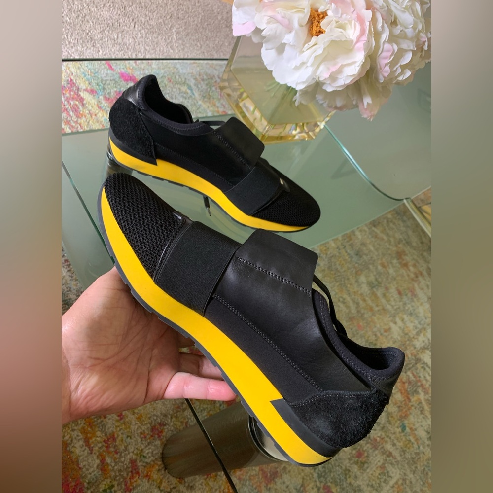 Balenciaga - Picture 9 of 12